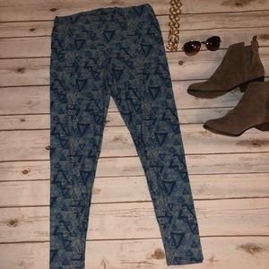 LuLaRoe Tall & Curvy leggings